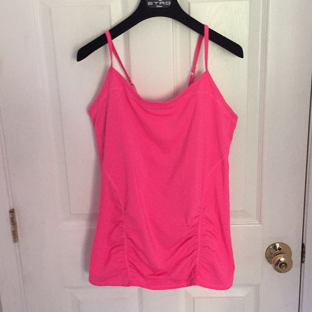 Workout shirt w/ built in bra